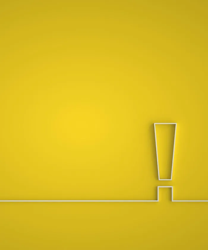 Contenedor para el manejo de residuos sobre fondo amarillo